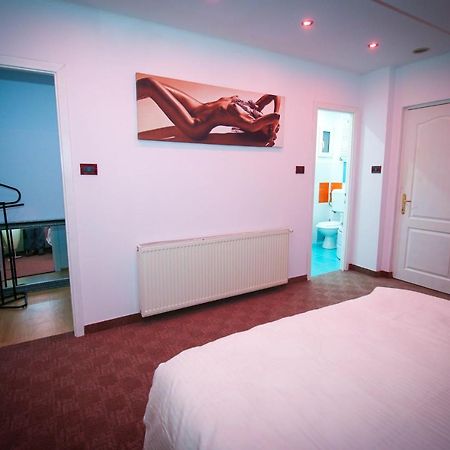 Karma Luxury Room ブカレスト エクステリア 写真