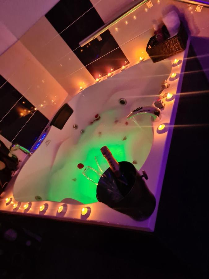 Karma Luxury Room ブカレスト エクステリア 写真