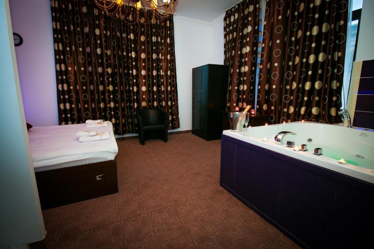 Karma Luxury Room ブカレスト エクステリア 写真