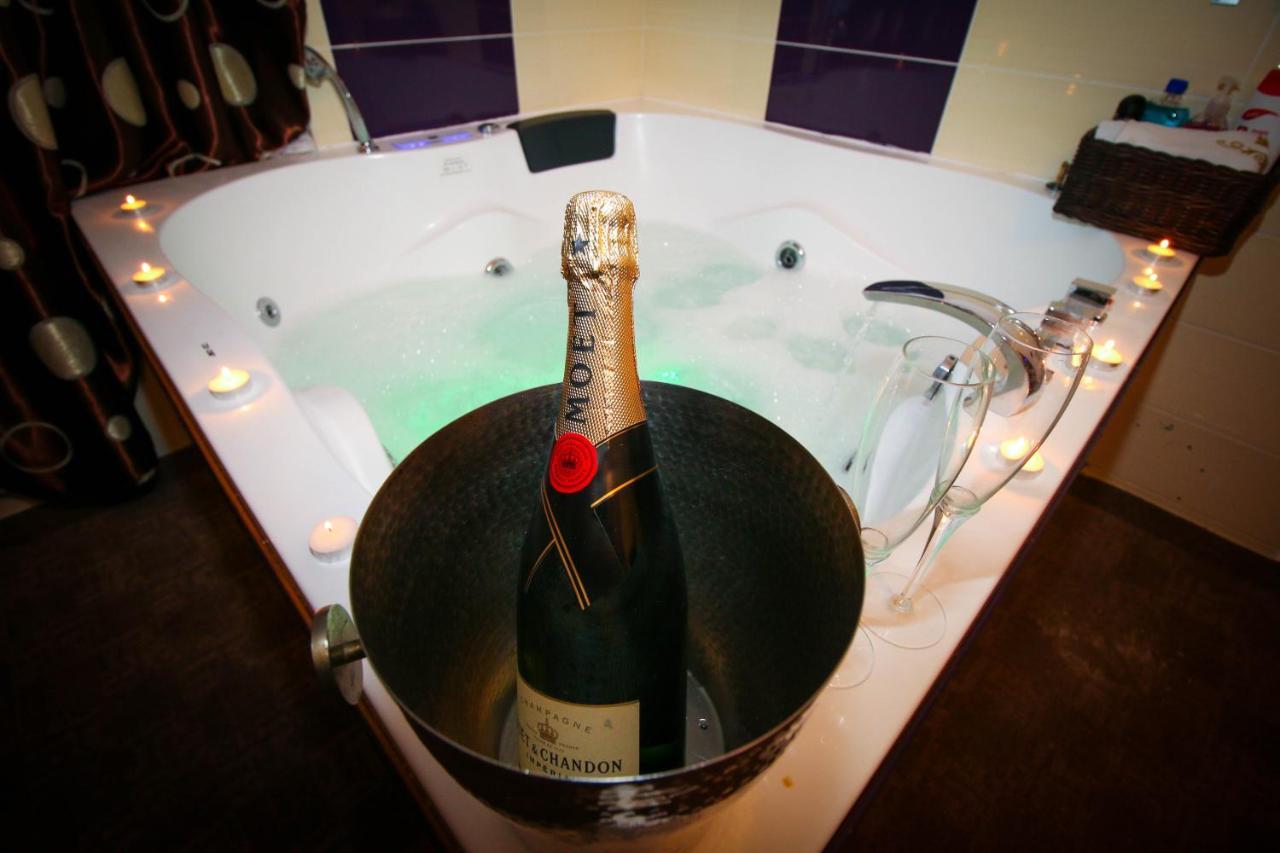 Karma Luxury Room ブカレスト エクステリア 写真