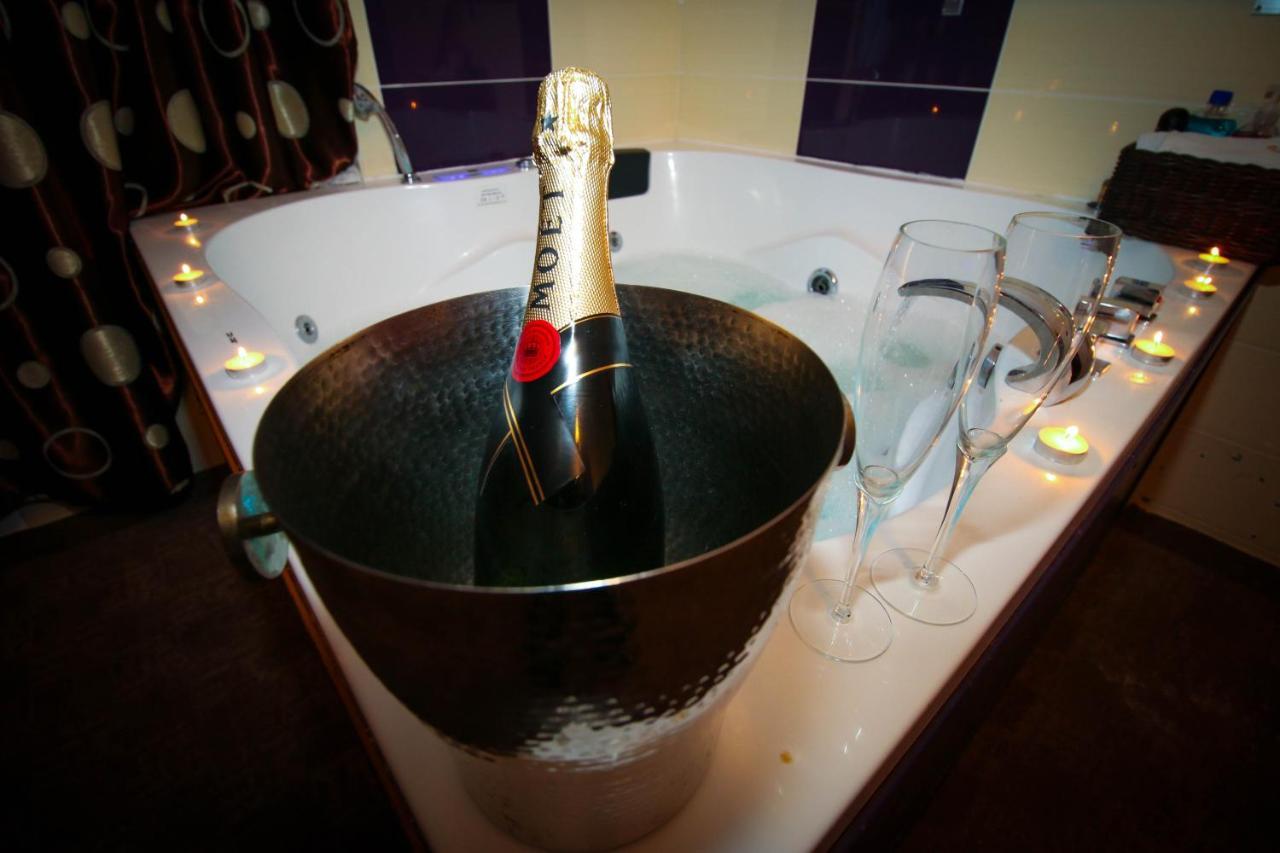 Karma Luxury Room ブカレスト エクステリア 写真